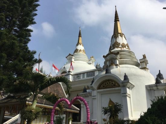 Vipassana Graha Theravada Temple